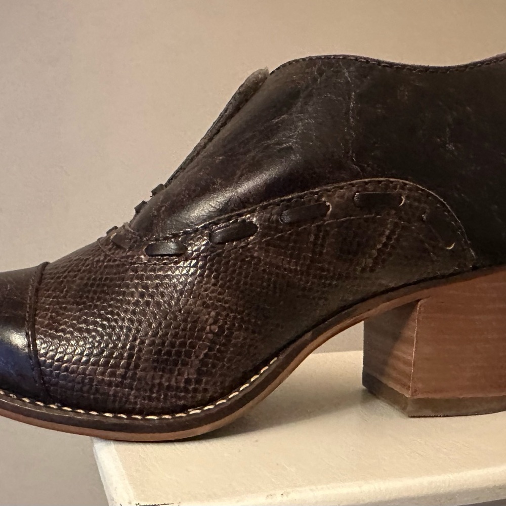 The Nocona Ladies Sherry Snip Toe Boots